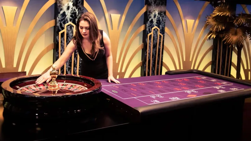 Multi-angle optical card scanning technology and HD cameras in live casino studios